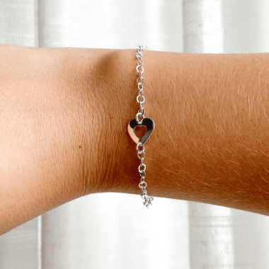 Pulseira com Pingente Central em Chapinha Coração Desenhado - Imagem 4