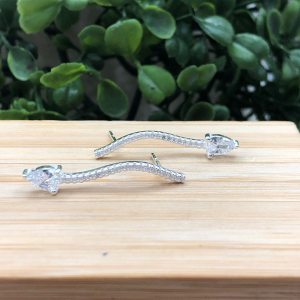 Brinco de prata 925 seta cravejada com pedra zirconia - Imagem 9