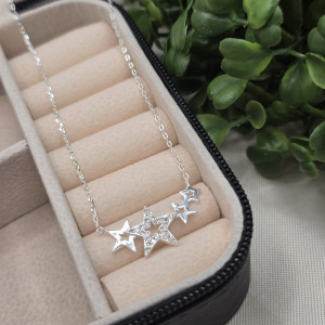 Corrente de prata 925 com pingentes estrelas fixas cravejada e lisa - Imagem 10