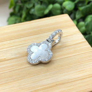 Pingente de prata 925 trevo borda cravejada com contra argola De Prata - Imagem 3