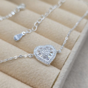 Pulseira de prata 925 com pingente central coração trabalhado com zircônias - Imagem 5