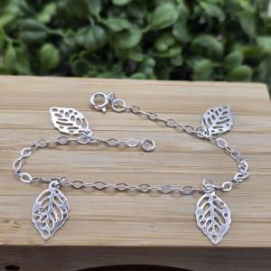 Pulseira de prata 925 com pingente pendurado 4 folhas desenhadas - Imagem 3