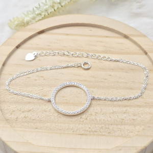 Pulseira de prata 925 dupla com pingente círculo cravejado vazado - Imagem 3