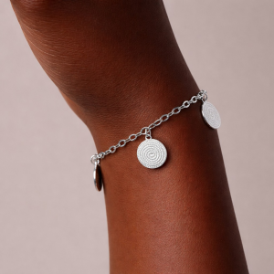 Pulseira Feminina Elo Oval com 4 Pingentes Redondo com Pai Nosso 3,4gr - Imagem 3