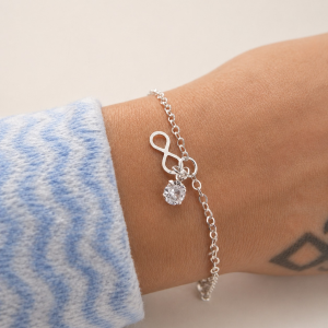 Pulseira de prata 925 patuá com infinito vazado e ponto de luz - Imagem 3