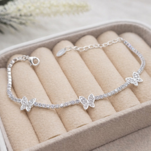 Pulseira de prata 925 riviera cristal com 3 borboletas cravejadas - Imagem 4