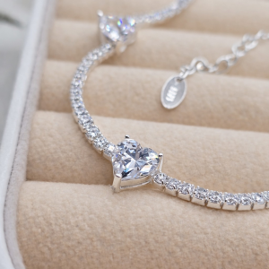 Pulseira de prata 925 riviera cristal com 3 corações zircônia - Imagem 5