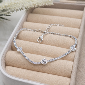 Pulseira de prata 925 riviera cristal com 3 mini corações zircônia - Imagem 4