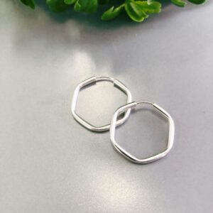 Argola Hexagonal Fio Redondo 2cm 1gr