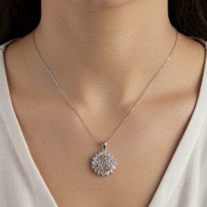 Corrente de prata 925 com pingente flor com borda cravejada