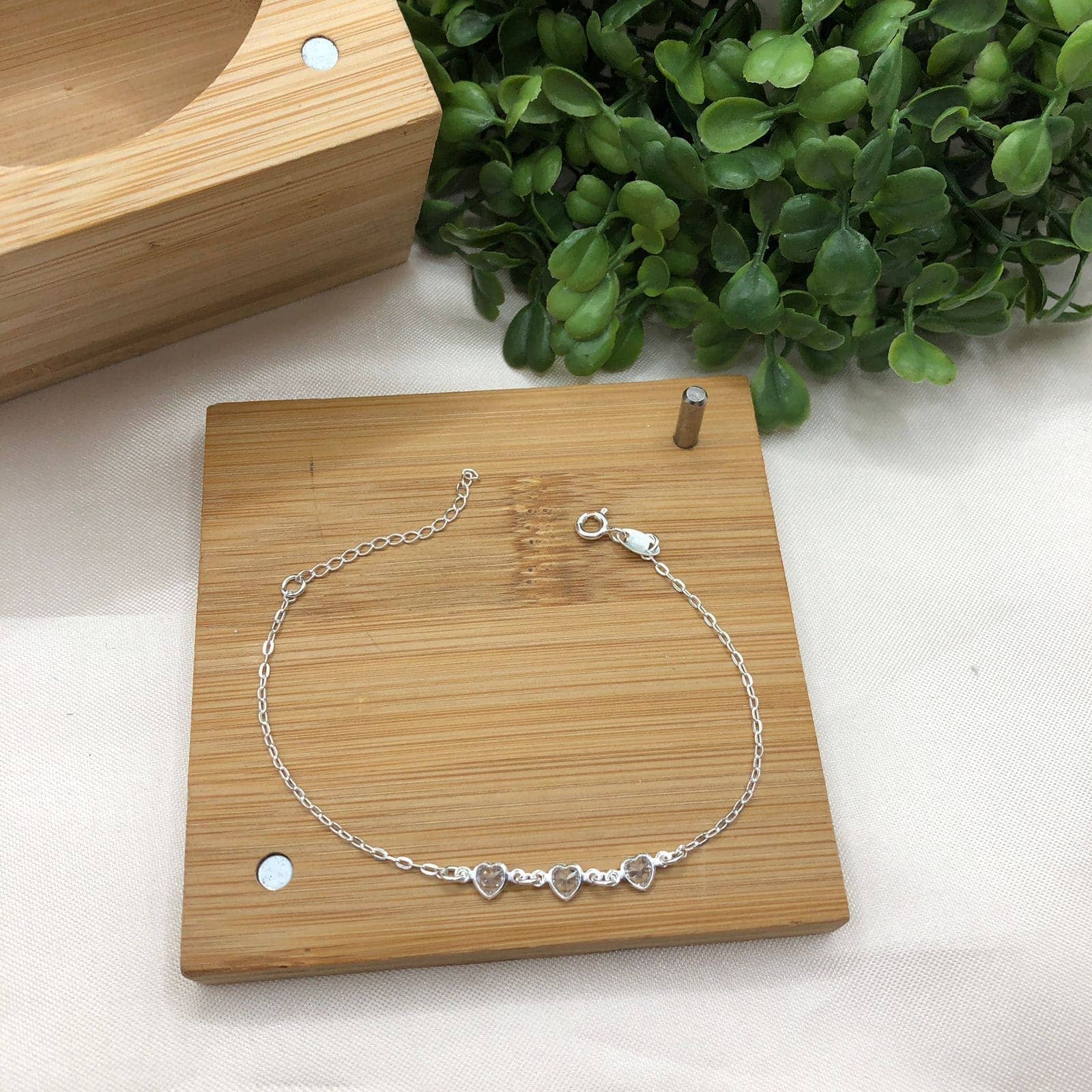 Pulseira de prata 925 elo cadeado com pingente central 3 corações ponto de luz De Prata