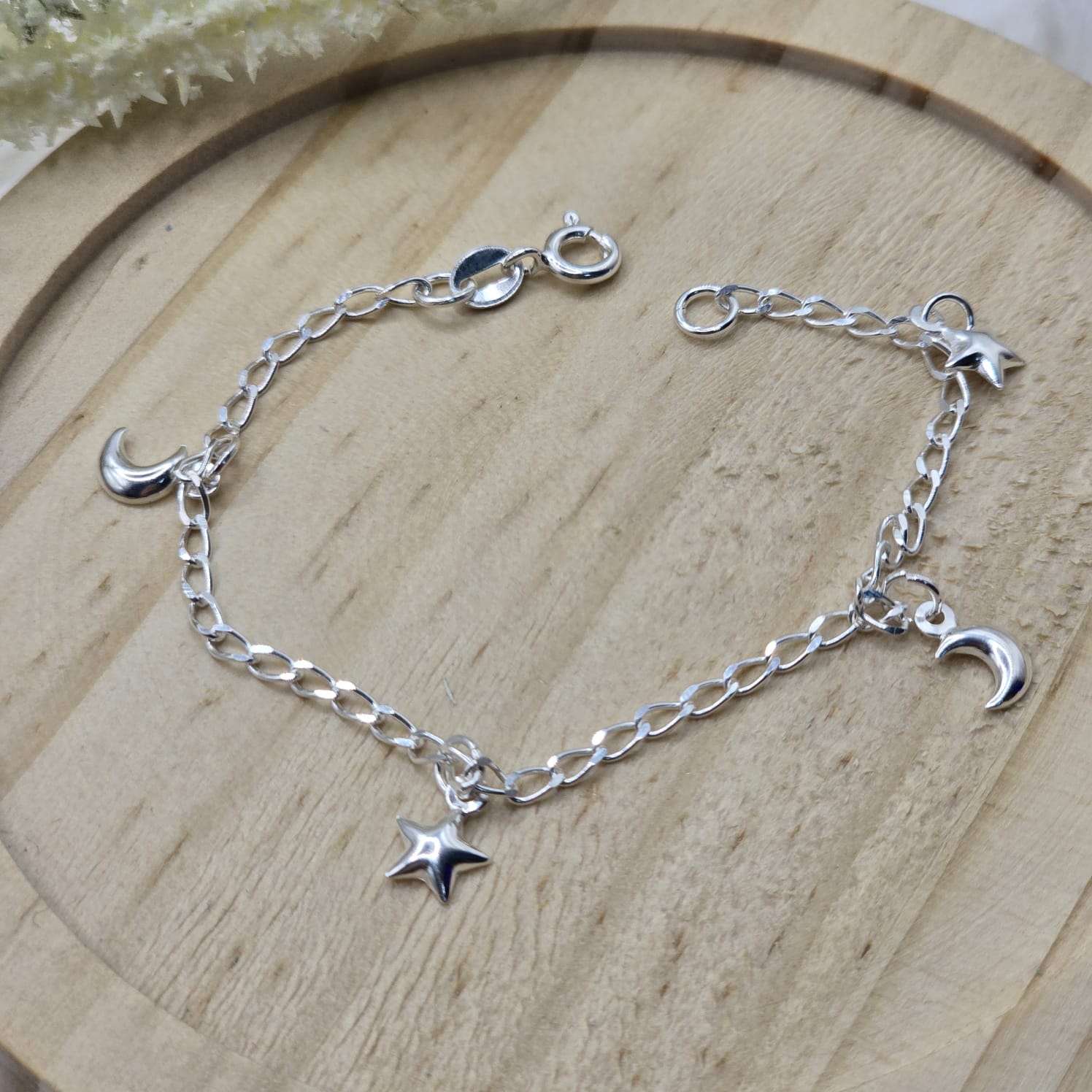 Pulseira de prata 925 infantil com pingente estrelas e luas abauladas