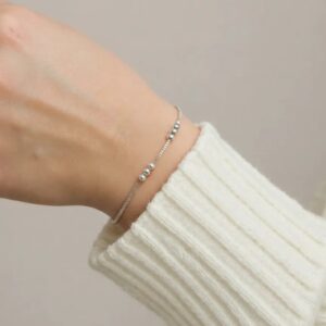 Pulseira V15 com Bolinhas 18cm De Prata