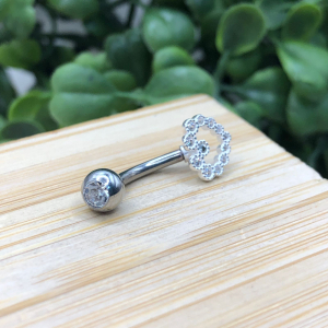 Piercing de prata 925 de umbigo coração vazado detalhado com ponto de luz - Imagem 10