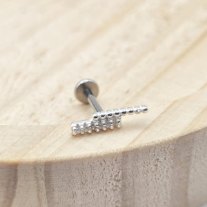 Piercing de prata 925 dois filetes pontilhado e cravejado para helix, tragus e tash rock - Imagem 10