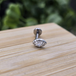 Piercing de prata 925 oval cravejada para hélix, tragus, lóbulo e tash rock - Imagem 11