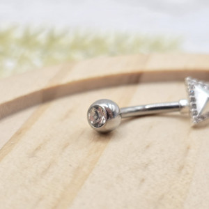 Piercing de prata 925 pirâmide com borda cravejada para umbigo - Imagem 11