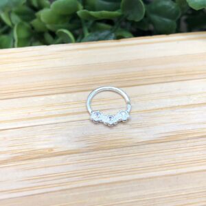 Piercing de prata 925 argola com 3 mini flores zirconia
