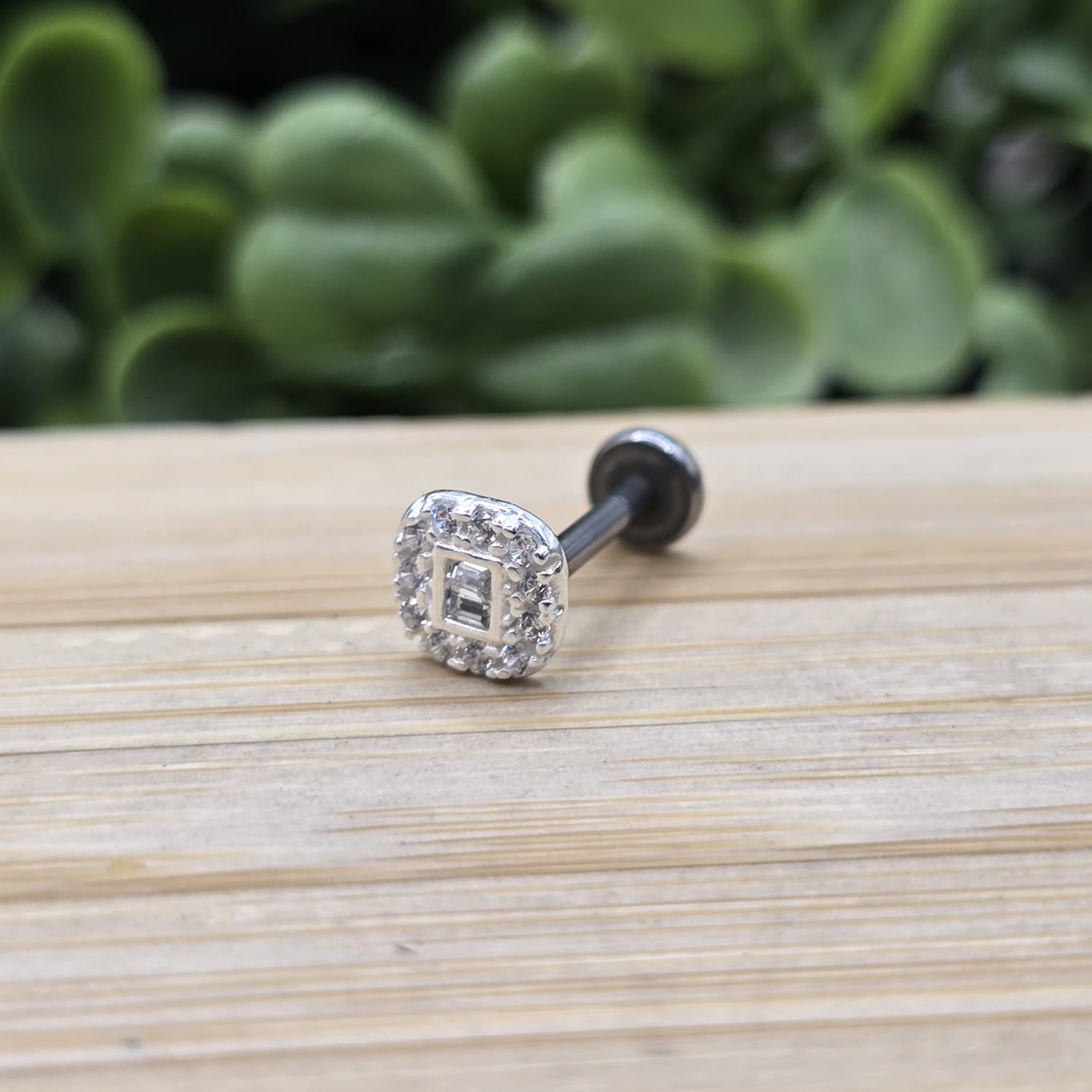 Piercing de prata 925 ponto de luz losango com cravejado para hélix, tragus e tash rock